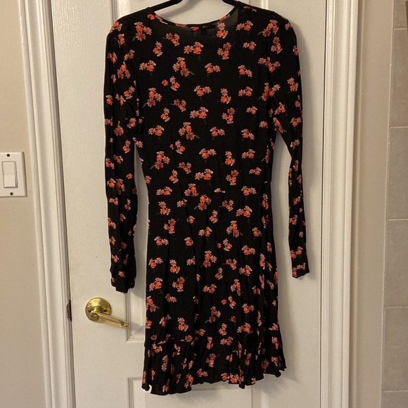 Misguided floral wrap dress - size US 6 - Picture 4 of 5